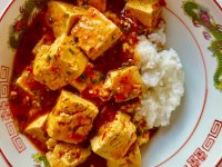 Három Chilis Mapo Tofu